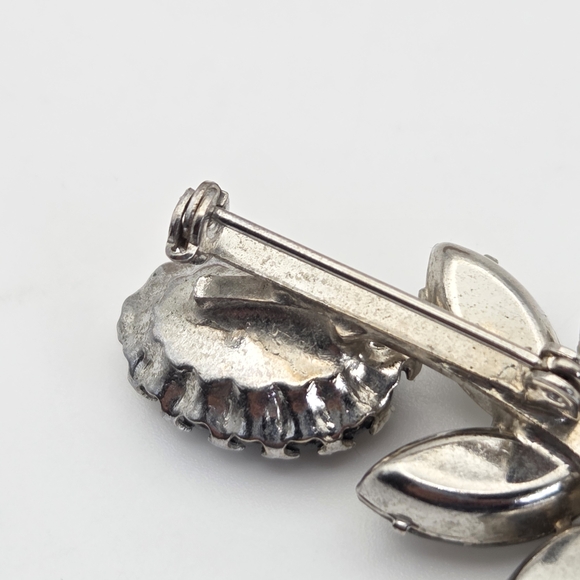 1940s Vintage Rhinestone Broach. - Picture 8 of 14